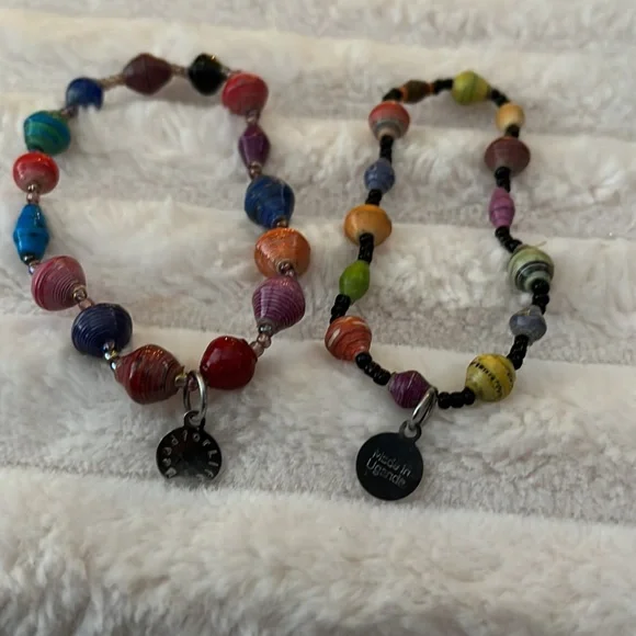 2 bracelets - Picture 4 of 8